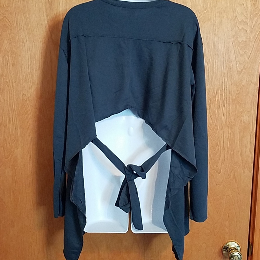 Tie Back Top - Picture 7 of 8